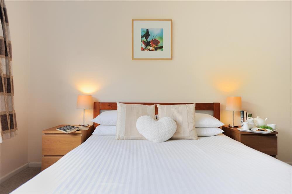 Strathaven Villa Uplyme ภายนอก รูปภาพ