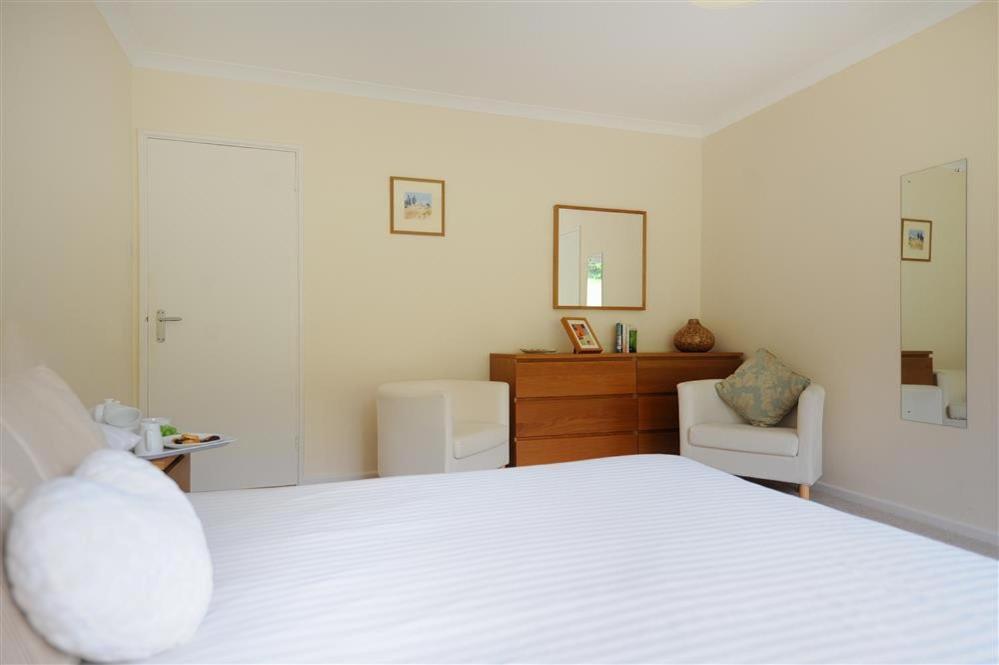 Strathaven Villa Uplyme ภายนอก รูปภาพ